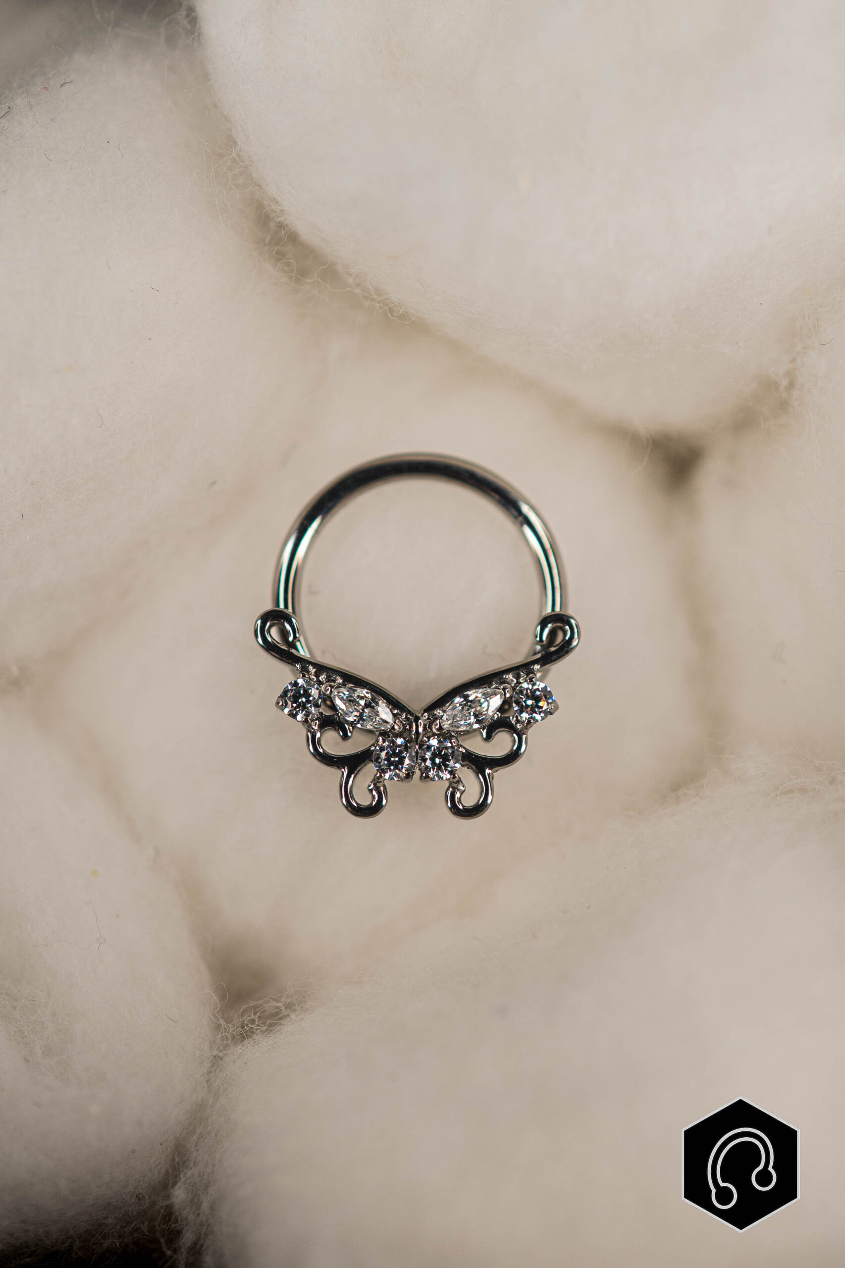 Anneau Clicker Titane Papillon Élégance