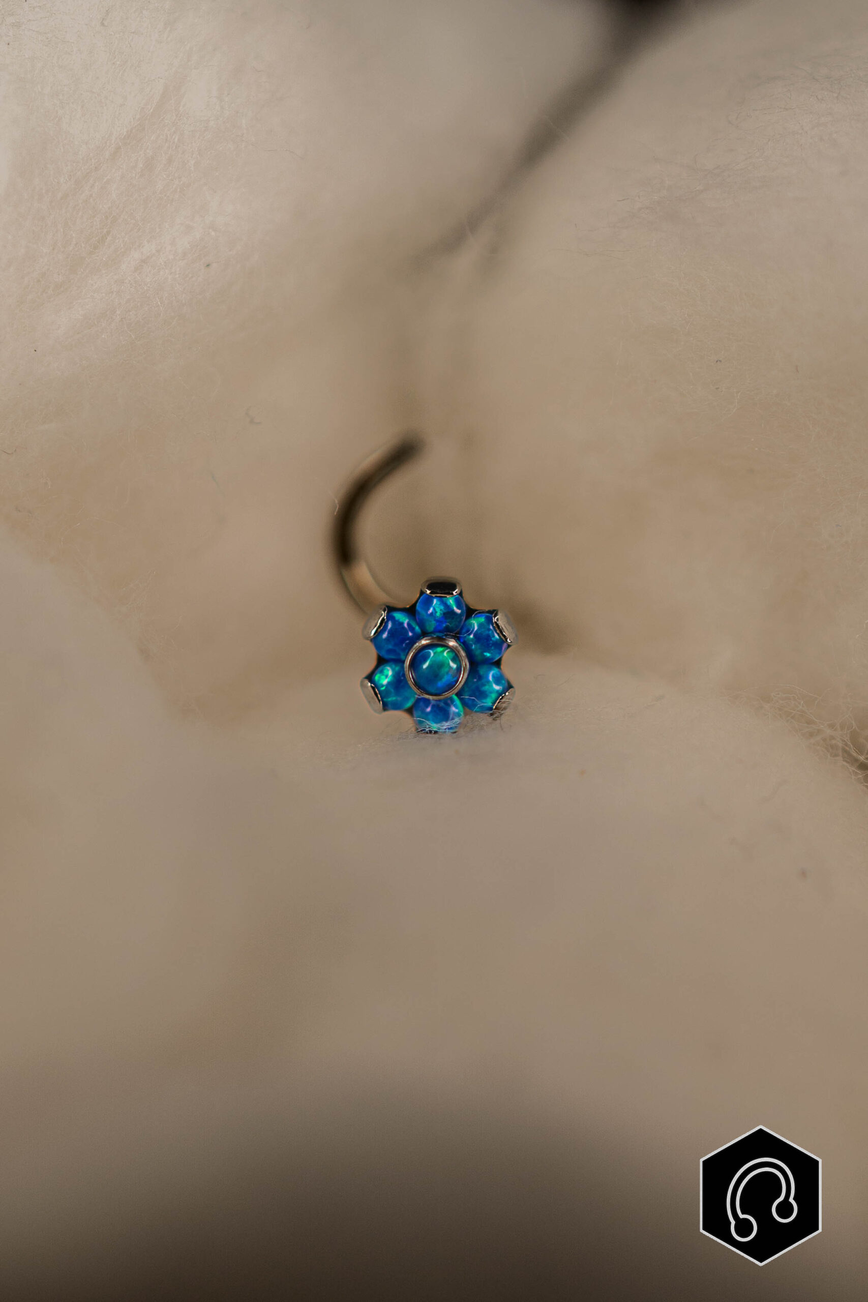 Stud Titane Argenté Fleur bleue