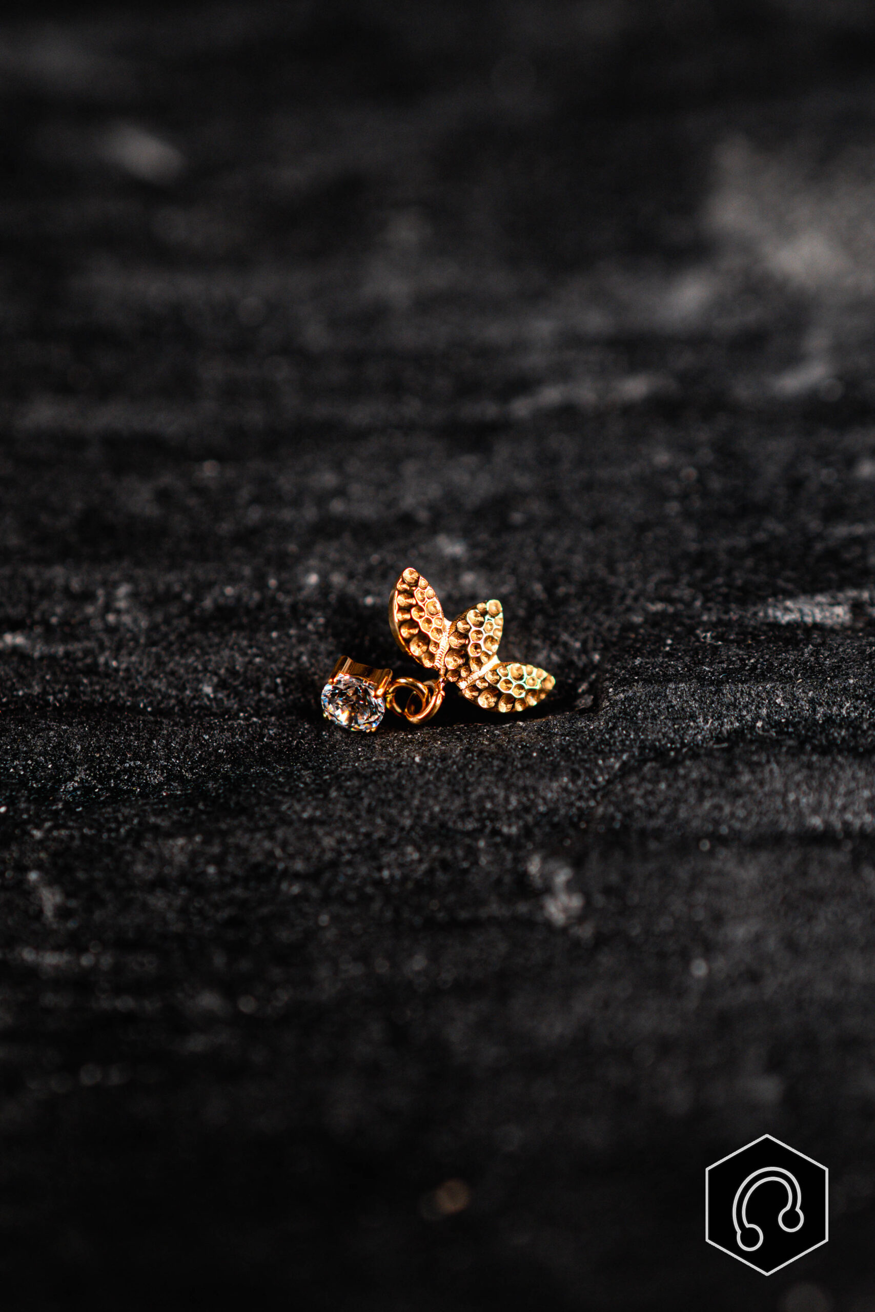 Labret Titane Doré Camélia Leaf