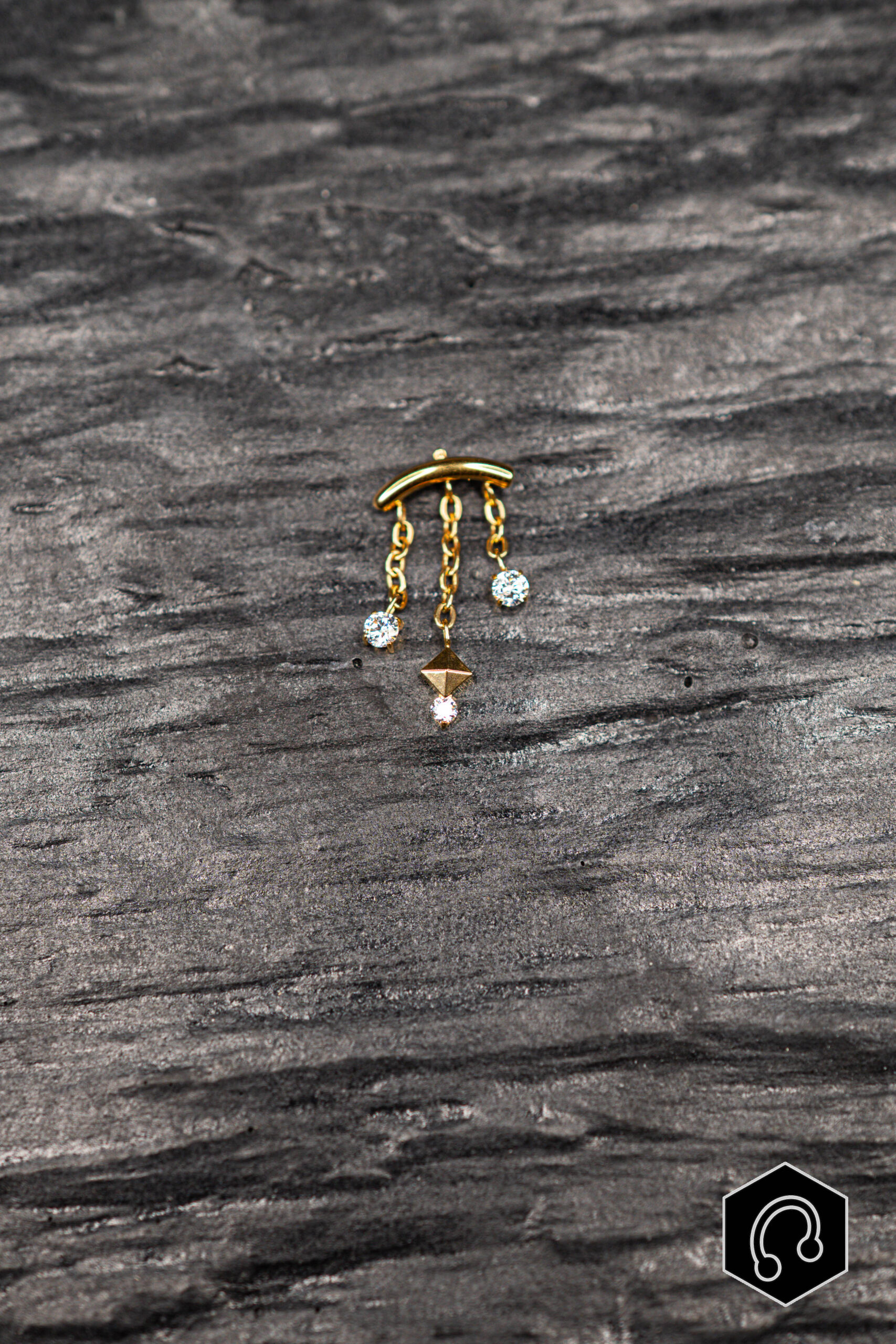 Labret Titane Doré Hidden Dangle