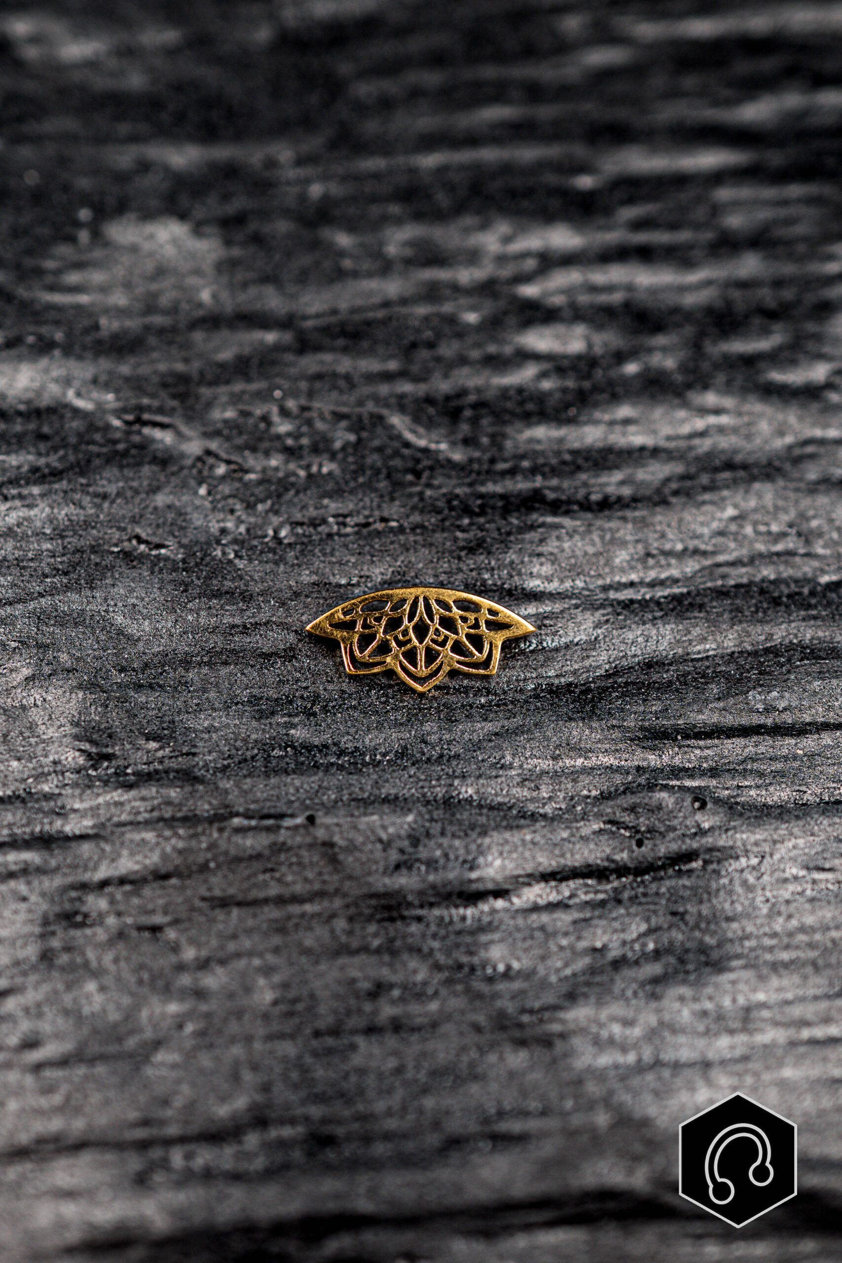 Labret Titane Doré Dentelle Lotus