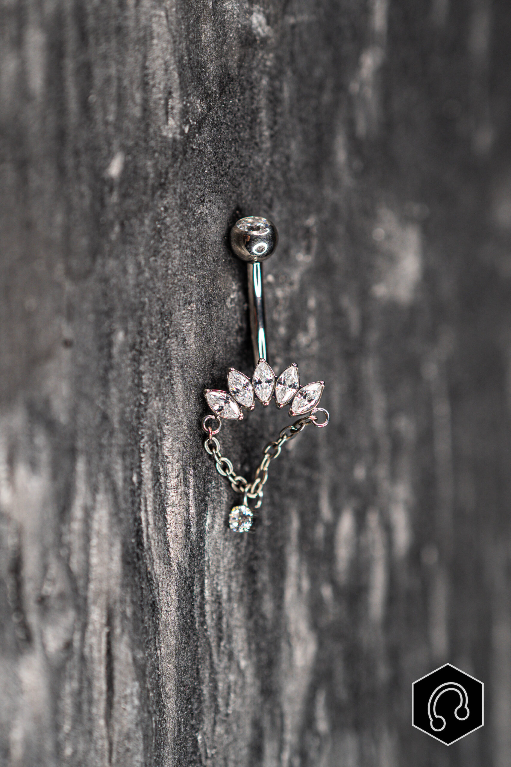 Banane Nombril Chain Crystal Wings