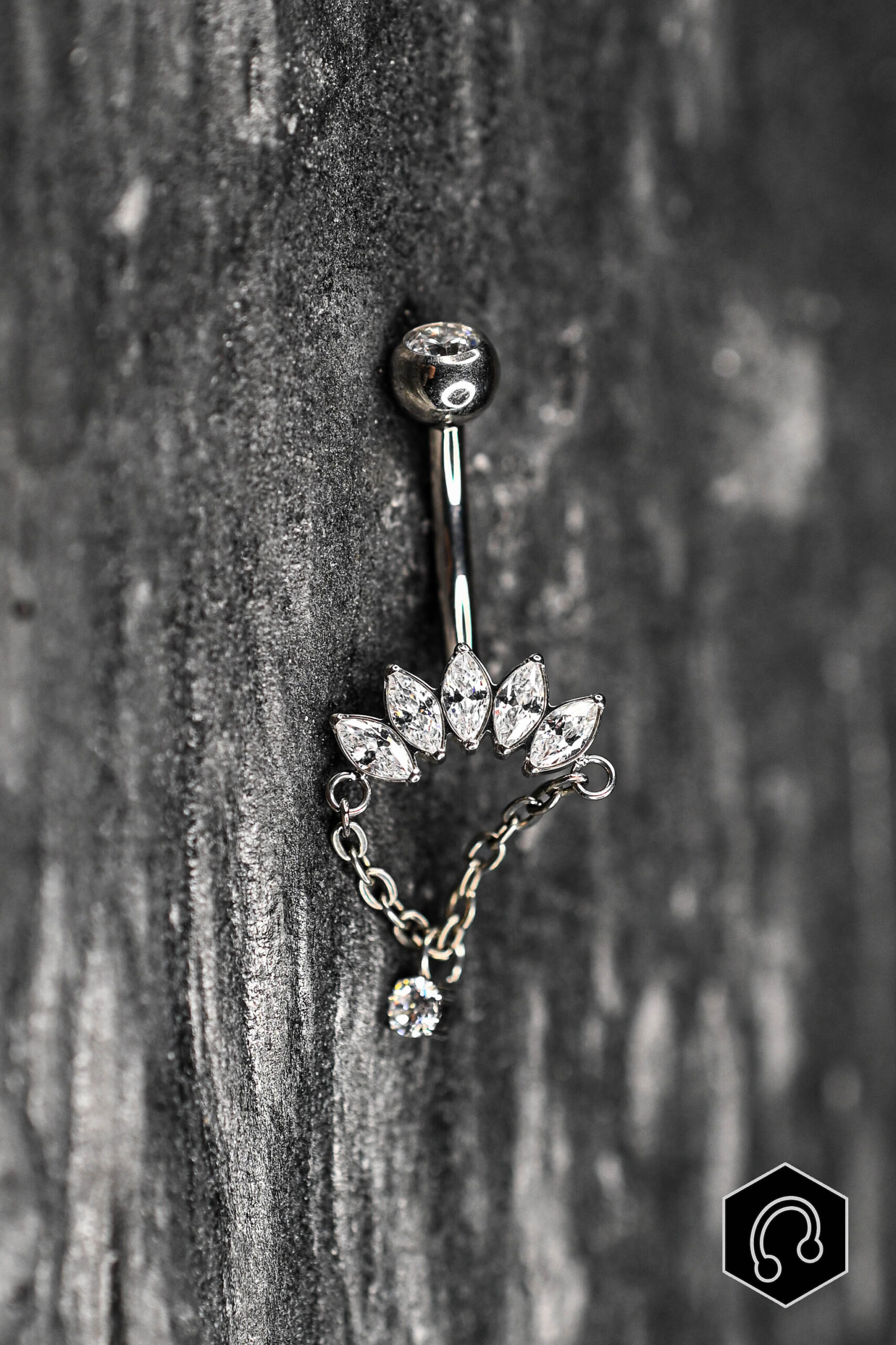 Banane Nombril Chain Crystal Wings