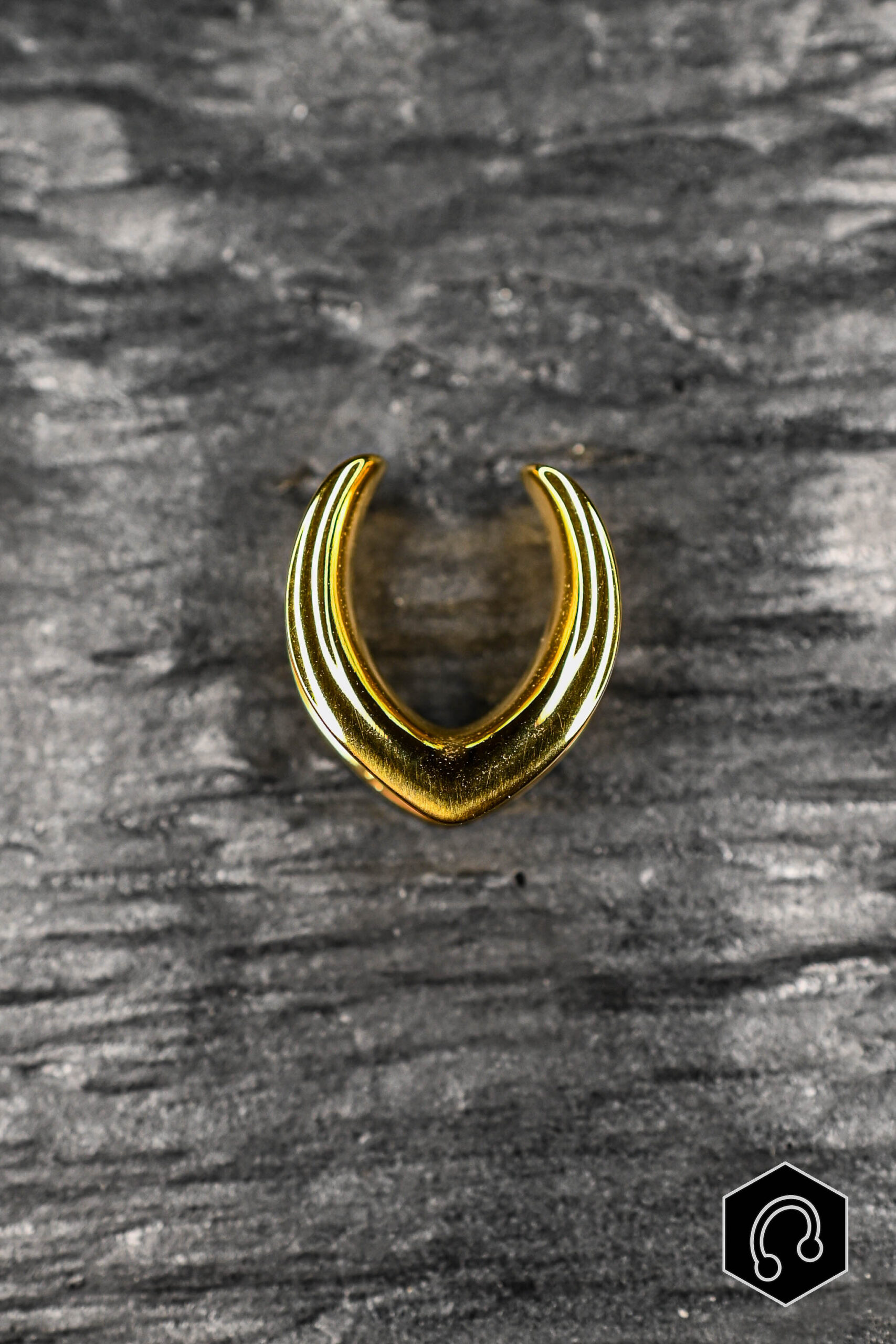 Ear Saddle Nova V Gold